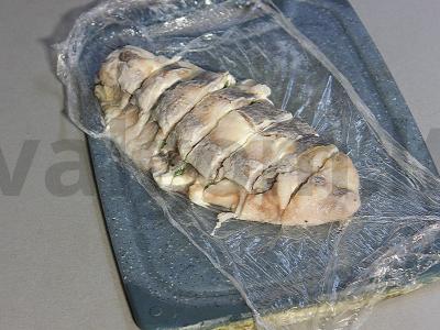 Silkės ritinėliai su varškės sūriu ir šviežiu agurku Žingsnis 7