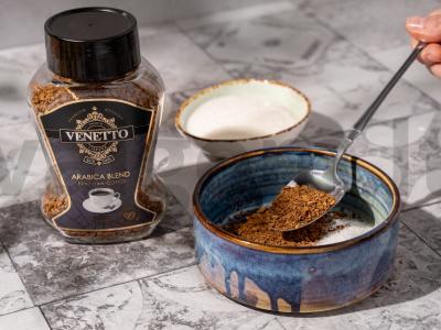 Dalgona kava su šokoladiniu pienu Žingsnis 1