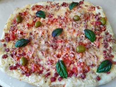 Pica ant mielių tešlos su sezamų padažu ir baziliku Žingsnis 14