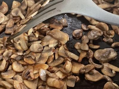 Sriuba su pievagrybiais vištienos sultinyje Žingsnis 3