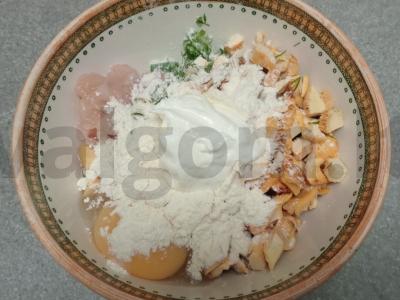 Smulkintos vištienos kotletai su voveraitėmis ir žolelėmis Žingsnis 6