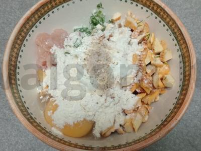 Smulkintos vištienos kotletai su voveraitėmis ir žolelėmis Žingsnis 7