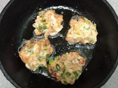 Smulkintos vištienos kotletai su voveraitėmis ir žolelėmis Žingsnis 10