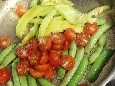 Šiltas kalakutienos salotas su žirniais ir paprika Žingsnis 8