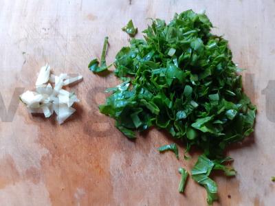 Bulvių salotas su vyšniniais pomidorais, rukola ir česnaku Žingsnis 2