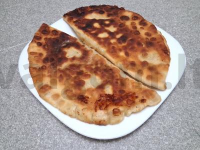 Kibinai su triušio faršu ir džiovinta kalendra pagrindine nuotrauka