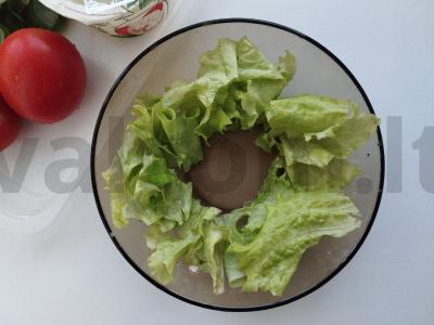 Salotas su minkštu sūriu ir pomidorais Žingsnis 1