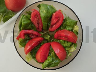 Salotas su minkštu sūriu ir pomidorais Žingsnis 4