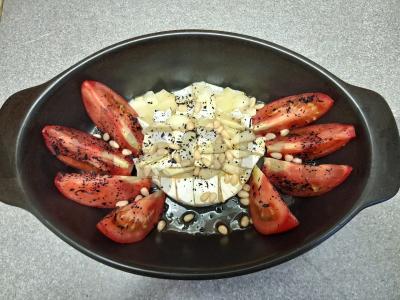 Kamamberas, keptas su pomidorais ir pušų riešutais Žingsnis 5