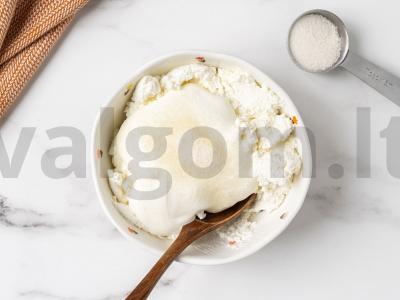 Sluoksniuotas pyragas su vyšniomis Žingsnis 2