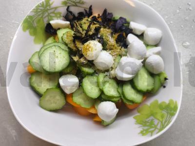 Geltonųjų pomidorų salotas su mocarela Žingsnis 5