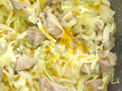 Daržovių troškinys su kalakutiena, kopūstais ir bulvėmis Žingsnis 7