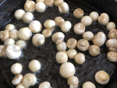 Makaronai su mini šampinjonais Žingsnis 4