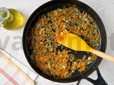 Nidai su mėsos kukuliais pomidorų padaže Žingsnis 2