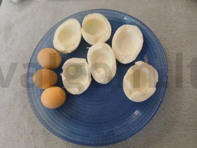 Įdarytos kiaušinių su žemės riešutais Žingsnis 5