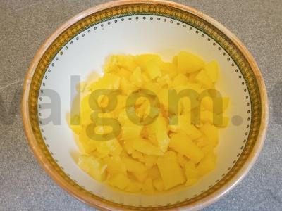 Vinegretas su marinuotais raudonais svogūnais Žingsnis 1