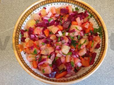 Vinegretas su marinuotais raudonais svogūnais Žingsnis 9