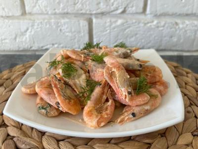 Keptos krevetės grietinėlėje pagrindine nuotrauka