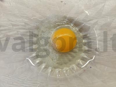 Salotos su kukurūzais, vištiena ir kiaušinių blynelių Žingsnis 2