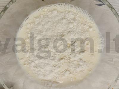 Salotos su kukurūzais, vištiena ir kiaušinių blynelių Žingsnis 4