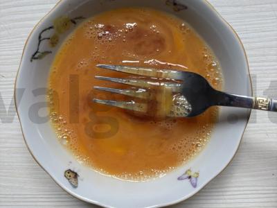 Tortilija su kiaušiniu, kumpiu ir varškės sūrio riekelėmis Žingsnis 2