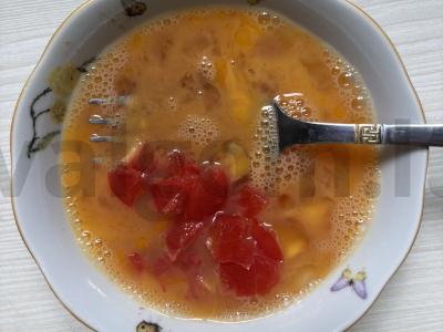 Tortilija su kiaušiniu, kumpiu ir varškės sūrio riekelėmis Žingsnis 4