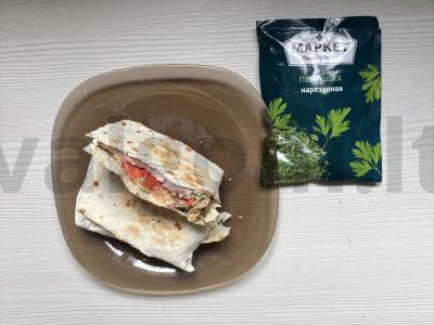 Tortilija su kiaušiniu, kumpiu ir varškės sūrio riekelėmis Žingsnis 15