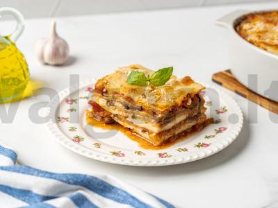 Baklažanai parmezano pagrindine nuotrauka