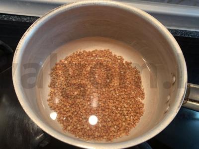 Varškės apkepas su grikiais ir obuoliu Žingsnis 1