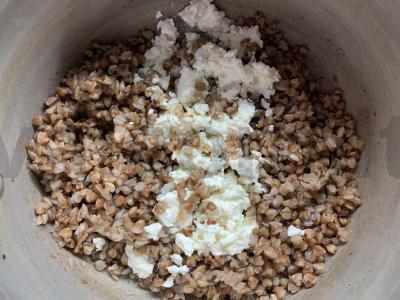 Varškės apkepas su grikiais ir obuoliu Žingsnis 3