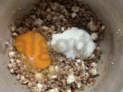 Varškės apkepas su grikiais ir obuoliu Žingsnis 4