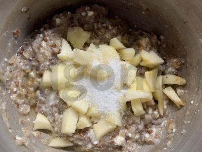 Varškės apkepas su grikiais ir obuoliu Žingsnis 5