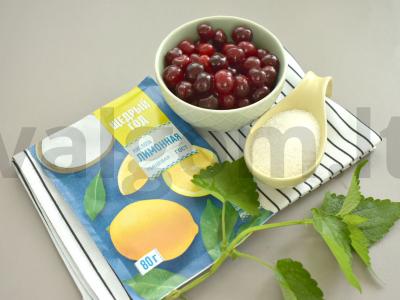 Vyšnių ir mėtų kompotas žiemai Žingsnis 1