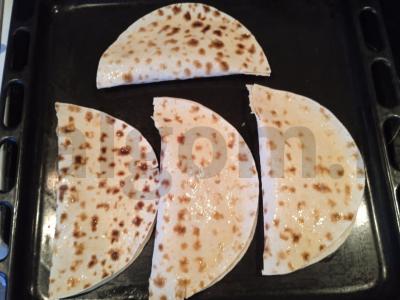 Tortilija su feta sūriu, pomidorais ir alyvuogėmis Žingsnis 8