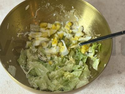 Salotas su krevetėmis ir lydytu sūriu Žingsnis 3