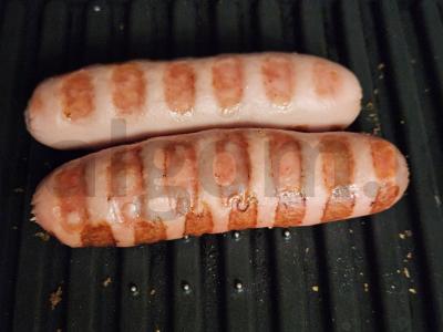 Krustingi dešrelės su agurkais ir korėjietiška morkų salotomis Žingsnis 1