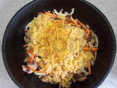 Bulguras su keptais pievagrybiais, morkomis ir svogūnais Žingsnis 5