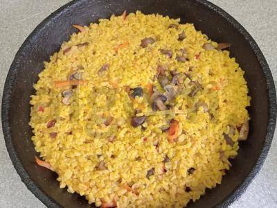 Bulguras su keptais pievagrybiais, morkomis ir svogūnais Žingsnis 8