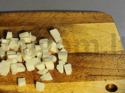 Viduržemio jūros salotos su tunu ir suluguni Žingsnis 3