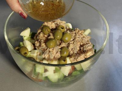 Viduržemio jūros salotos su tunu ir suluguni Žingsnis 8