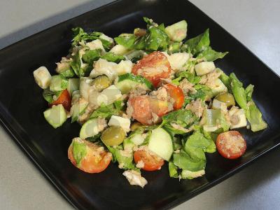 Viduržemio jūros salotos su tunu ir suluguni Žingsnis 9