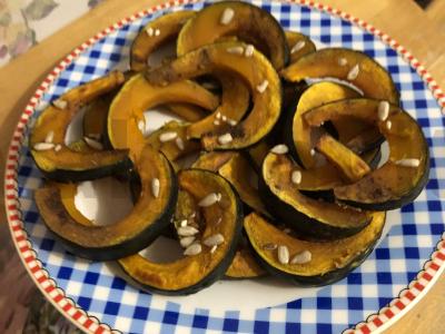 Kepta moliūgų su cinamonu pagrindine nuotrauka