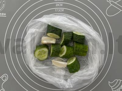 Lengvas marinuotų agurkų receptas Žingsnis 1