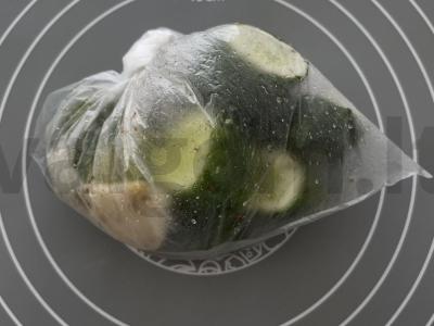 Lengvas marinuotų agurkų receptas Žingsnis 3