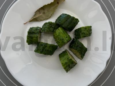 Lengvas marinuotų agurkų receptas pagrindine nuotrauka