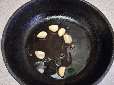 Jautienos steikai su keptų morkų garnyru Žingsnis 4