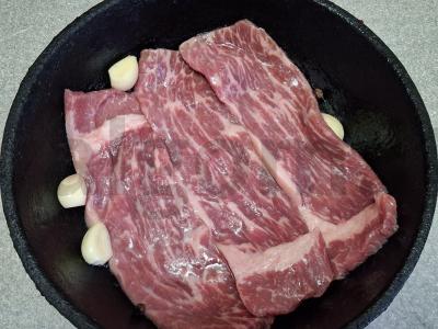 Jautienos steikai su keptų morkų garnyru Žingsnis 5