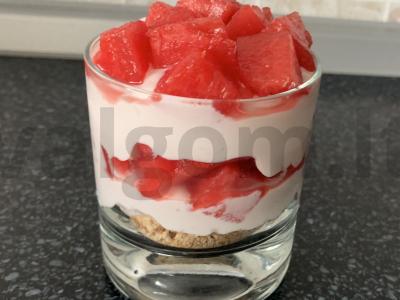 Desertas su varške, arbūzu, avižiniais sausainiais ir grietine Žingsnis 7