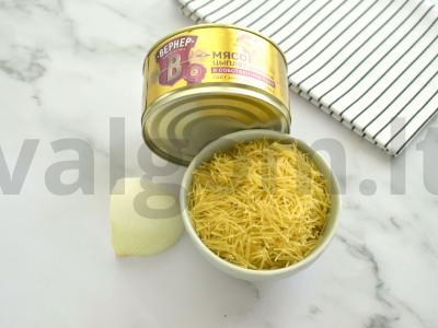 Makaronai su vištienos mėsa Žingsnis 1