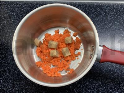 Pieniniai grikių dribsniai su morkomis Žingsnis 1